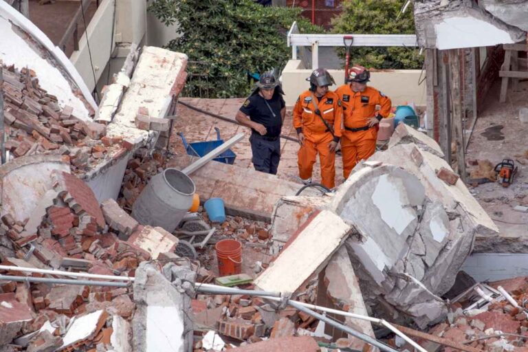 la-caida-de-los-dos-edificios-podria-ser-por-una-explosion-de-gas