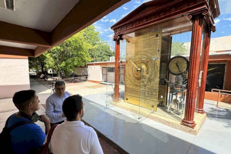 cientificos-mexicanos-recrearon-la-computadora-mecanica-mas-antigua-de-la-humanidad