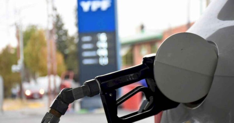 combustibles-en-capital-federal:-cual-es-el-precio-de-la-nafta-y-el-gasoil-hoy-viernes-8-de-noviembre-de-2024