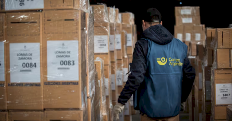 el-gobierno-de-javier-milei-anuncio-la-desregulacion-del-servicio-postal:-que-pasara-con-correo-argentino