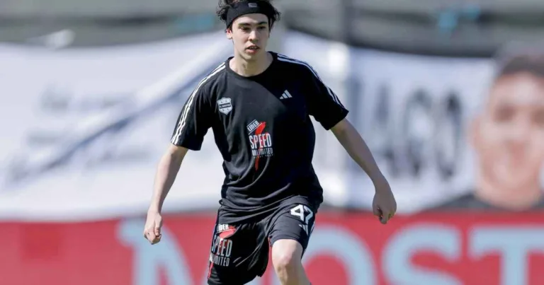 riestra-sera-investigado-por-el-tribunal-de-etica-por-el-debut-express-del-streamer-spreen-ante-velez
