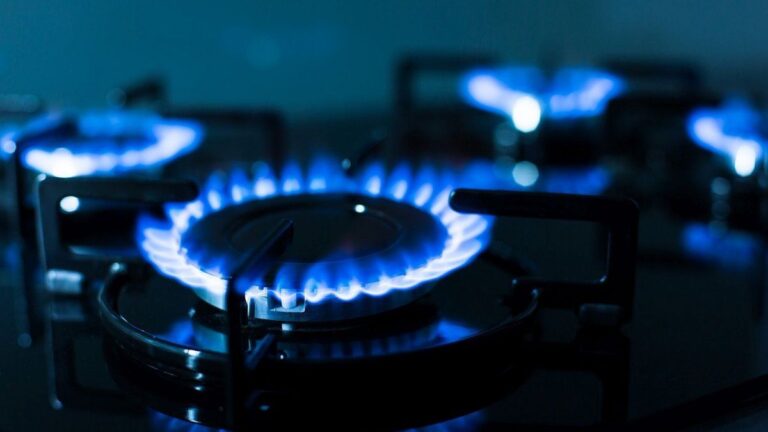 Suba de tarifas: oficializan el aumento del gas en enero
