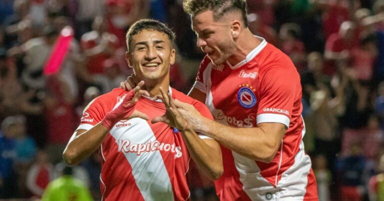 Argentinos quiere seguir primero ante Aldosivi, el último