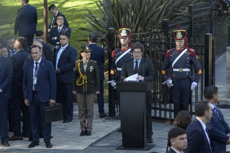 Milei dejo de lado a veteranos, habló de autodeterminación de los kelpers y Cristina opinó