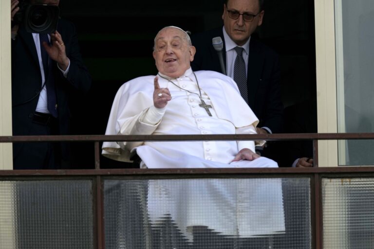 En una modalidad diferente: el papa Francisco podría reaparecer este domingo para el Angelus