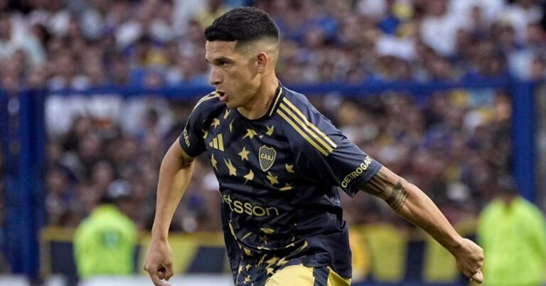 Lautaro Blanco con Olé: «Trato de que mis centros sean una ayuda para marcar goles»