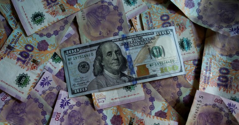Dólar blue hoy: a cuánto cotiza este domingo 13 de abril