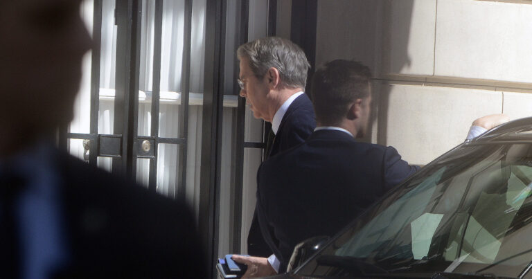 Encuentro clave: Milei está reunido con el secretario del Tesoro de EE.UU. en la Rosada