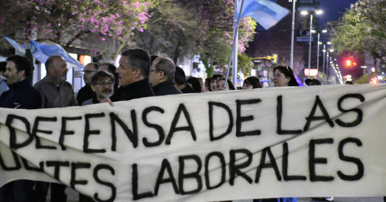 Vicentin acordó un pago de salarios y retoman la actividad en las plantas aceiteras