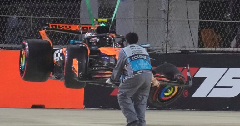 El momento en que Lando Norris choca durante la clasificación de la F1 del GP de Arabia Saudita