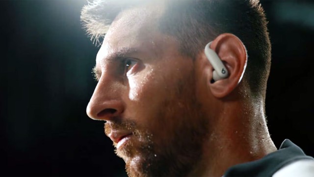 Apple lanza nuevos auriculares junto a Lionel Messi