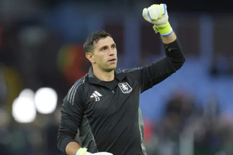 En medio de los rumores, Dibu Martínez se refirió a su posible salida del Aston Villa