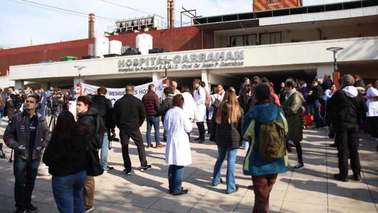 Los médicos residentes del Hospital Garrahan levantaron el paro previsto para este miércoles