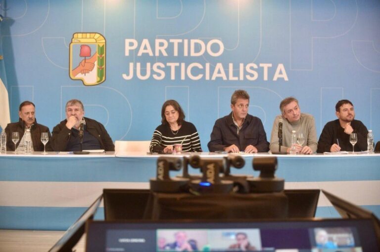 Grabois llamó a la abstención pero Massa pidió armar un frente peronista contra Milei