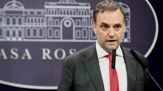 Conferencia de prensa del vocero presidencial Manuel Adorni