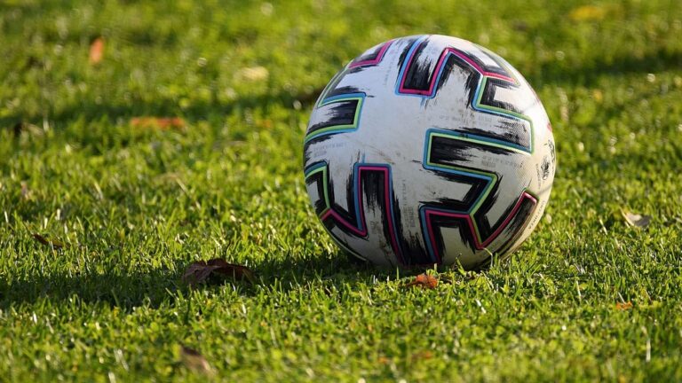 El futbolista de 22 años que hizo un imperio millonario fuera de la cancha: de quién se trata