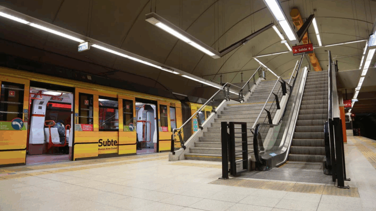 La Ciudad adjudicó la licitación para la compra de coches de la Línea B