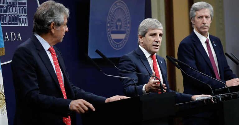 El Tesoro compró casi US$ 1.000 millones en el último mes para reforzar las reservas del Banco Central