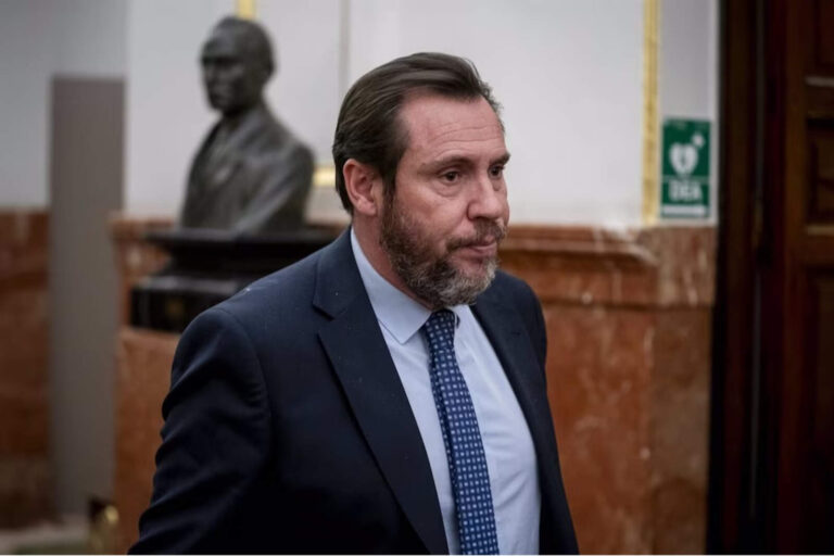 Ministro español expresó su antisemitismo contra los niños judíos expulsados del avión