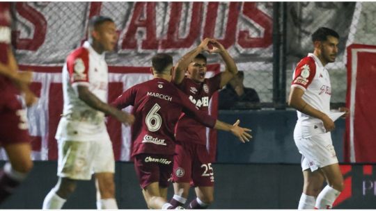 Lanús dejó sin aire a Huracán en la Copa Argentina (2-0) y ya está en cuartos de final