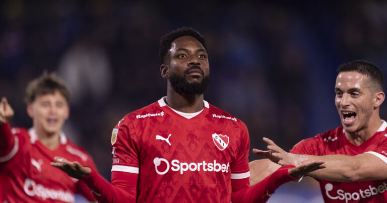 Fuego cruzado entre Independiente y Angulo: el colombiano tildó a la dirigencia de «poco seria» y en Avellaneda contestaron