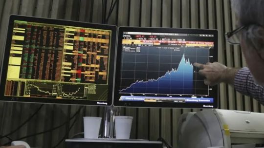 Experto en mercados financieros confirmó que el Tesoro quitó mucha oferta de dólares: USD 1.500 millones no es poca cosa