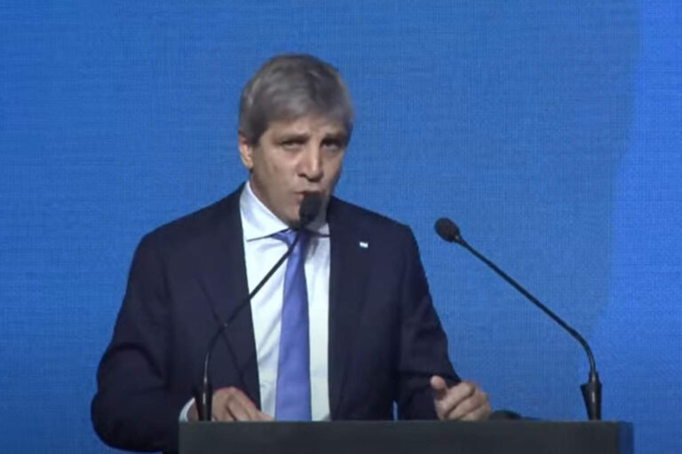 Caputo sobre los vetos: ‘La gente no quiere que frenemos, vamos a seguir adelante’