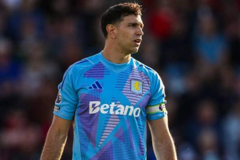 La impactante oferta que recibió el Dibu tras su fallido pase al Manchester United