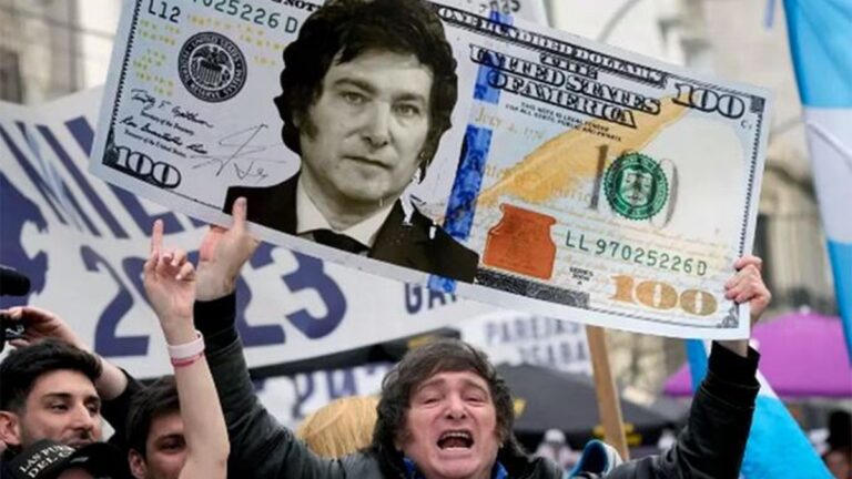 Sigue subiendo el dólar y caen las acciones argentinas en Buenos Aires y Wall Street