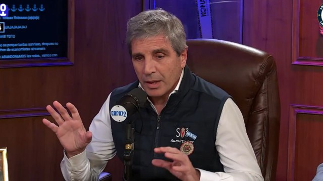 Caputo, sobre la tensión cambiaria: «Vamos a vender hasta el último dólar para defender el techo de la banda»