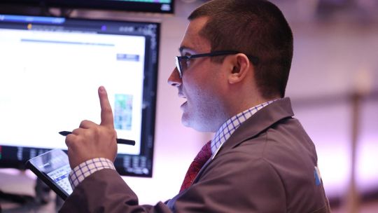 Vuelan los bonos argentinos en Wall Street y cae el dólar oficial tras el apoyo del Secretario del Tesoro