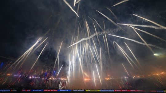 Racing realizó un impactante recibimiento con pirotecnia pese a las advertencias de Aprevide