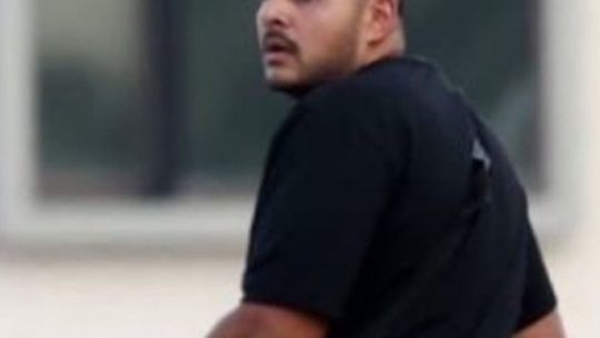 Atentado en Bondi Beach: uno de los atacantes despertó del coma y fue acusado de 59 delitos, incluidos 15 asesinatos