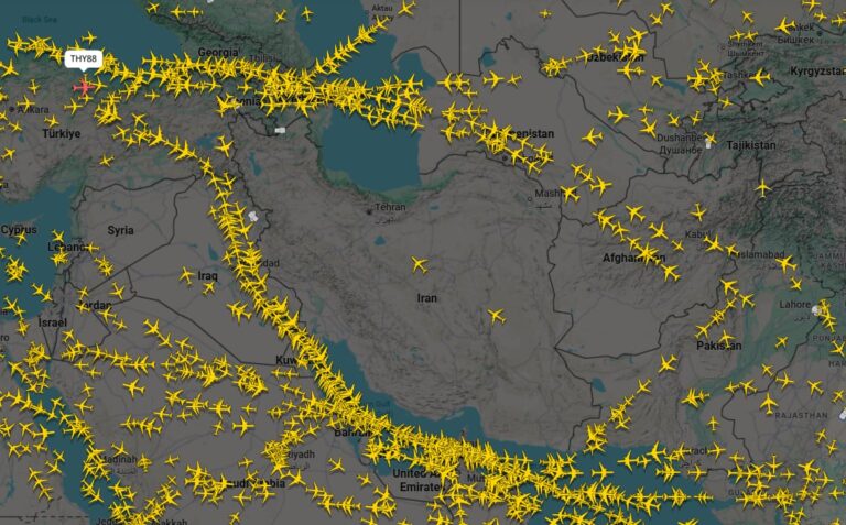 Irán cerró su espacio aéreo en medio de la escalada de tensión en el país