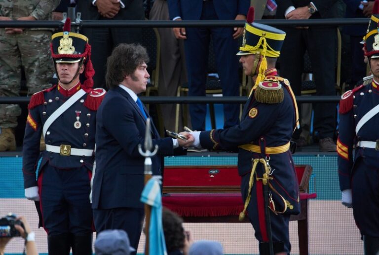 Milei agita la épica militar para capturar el voto de Villarruel