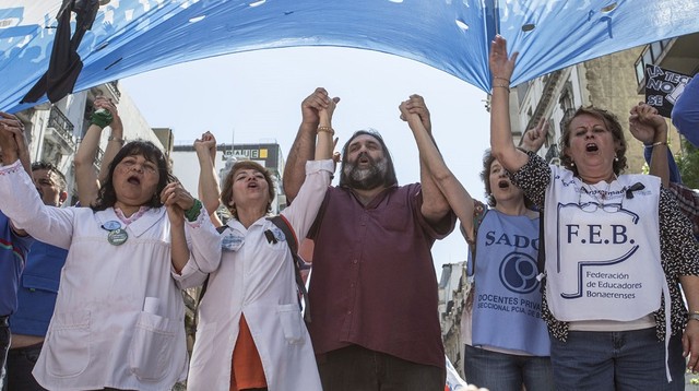 Más problemas para Kicillof: docentes anunciaron paro y no comenzarán el ciclo lectivo