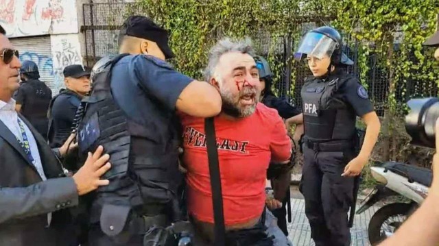Incidentes en el Congreso: agreden a camarógrafo de A24 durante la protesta por la Ley de Glaciares