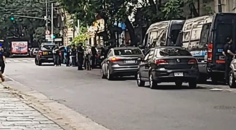 Paquete sospechoso hallado cerca del Congreso obligó a un operativo especial