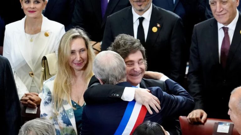 Javier Milei presenció la ceremonia de asunción de José Antonio Kast en Chile