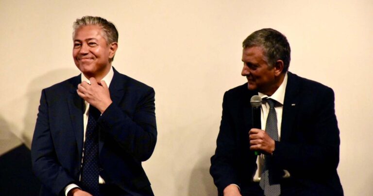 Ilustración de una planta de procesamiento de gas natural en la provincia de Neuquén.