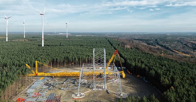 Representación de la turbina eólica más alta del mundo en construcción en Schipkau, Alemania.