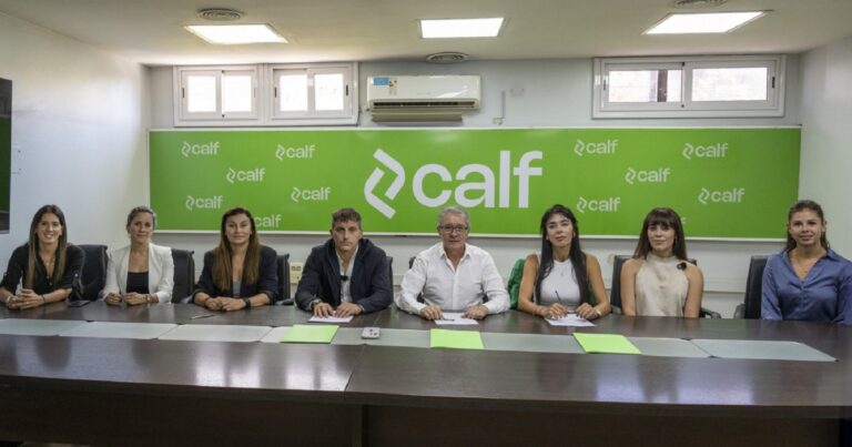 Representantes de CALF y Nippon Car firman acuerdo de cooperación en Neuquén