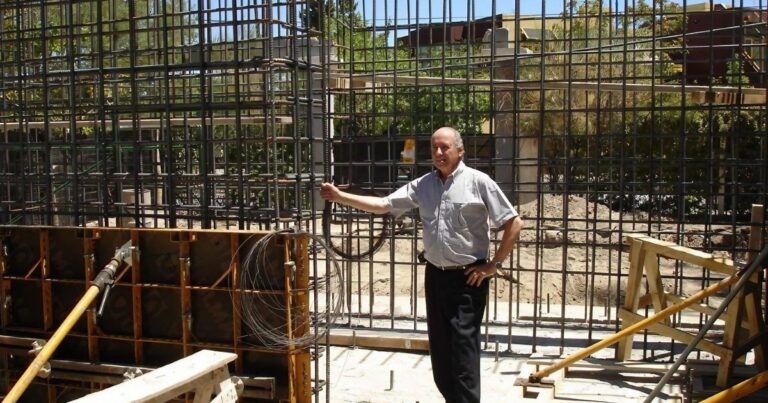 Doctor Eduardo Labat, fundador de la Clínica Humana de Imágenes en General Roca, Río Negro.