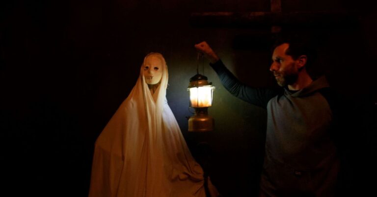 Fachada o interior de la sala de escape 'El Templo' en la galería Bariloche Center, Bariloche.