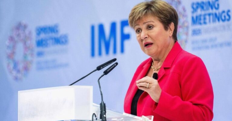 Kristalina Georgieva, directora gerente del FMI, durante una conferencia de prensa.