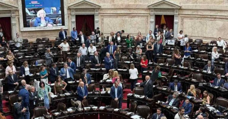 Manuel Adorni, jefe de Gabinete, anuncia el envío de la nueva Ley de Salud Mental al Congreso.