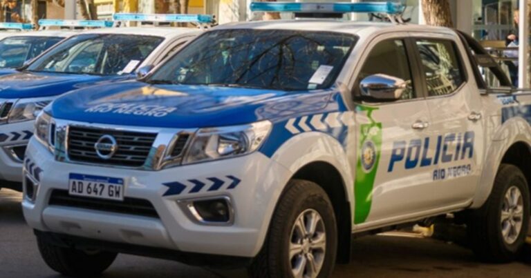 Ilustración de una casa con énfasis en la seguridad y la justicia, representando un caso judicial en Cipolletti.