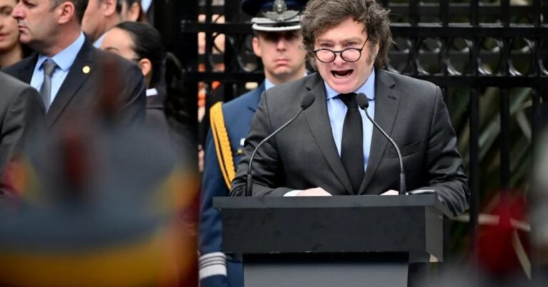 Presidente Javier Milei durante un acto oficial.