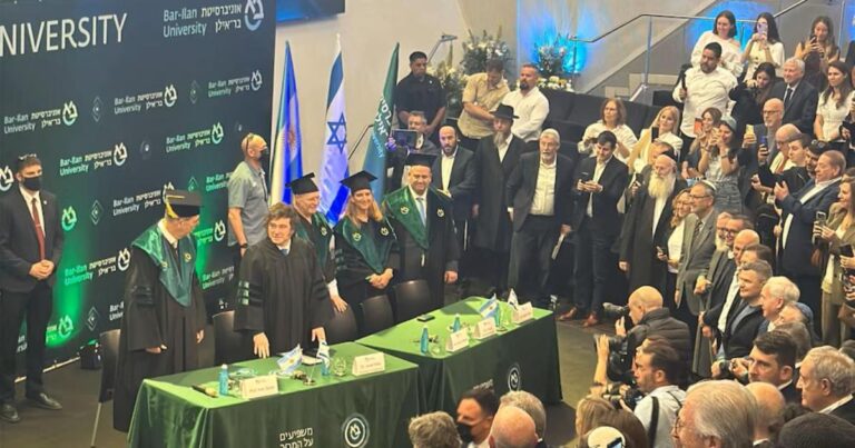 El presidente Javier Milei durante la ceremonia de entrega del doctorado Honoris Causa en la Universidad de Bar-Ilan, Israel.