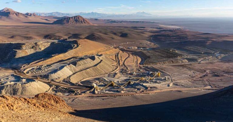 Vista aérea de las operaciones en la mina Lindero, provincia de Salta